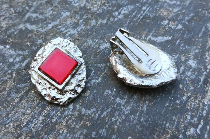 Vintage Modernist Silver-Tone Clip-On Earrings | Red Resin Accents