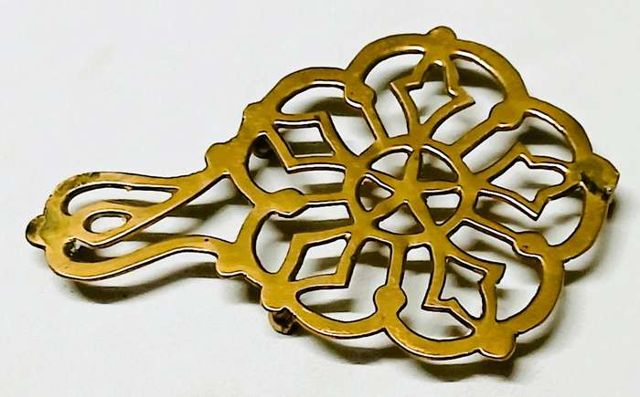 Vintage Ornate Brass Trivet | Footed Hot Plate Stand with Floral Scrollwork | Vintage Kitchen Decor