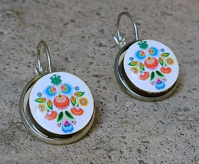 Vintage Silvertone Earrings | Polish Folk Art Pattern