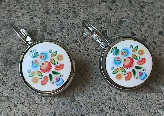 Vintage Silvertone Earrings | Polish Folk Art Pattern