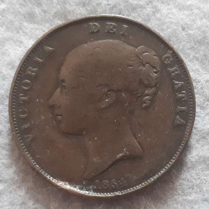 1854 Great Britain One Penny: Near Colon
