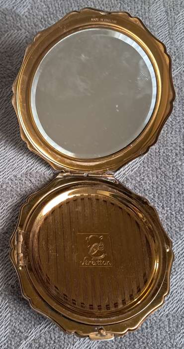 Vintage compact : make up / mirror : 2 lids