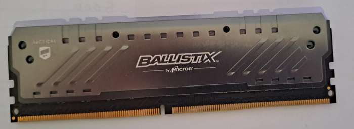 RGB 8GB (1x8GB) DDR4-3000MHz
