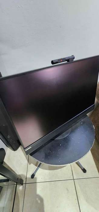 Lenovo M920z - All in One -Hexa Core i7 8700, 16GB ddr4 ram, 1TB HDD- 24" display- window 11