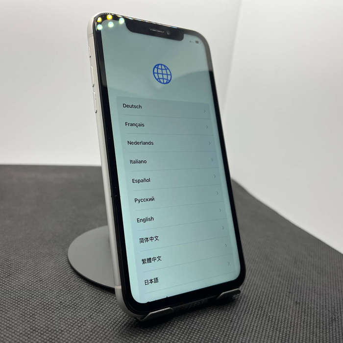 Apple iPhone XR White