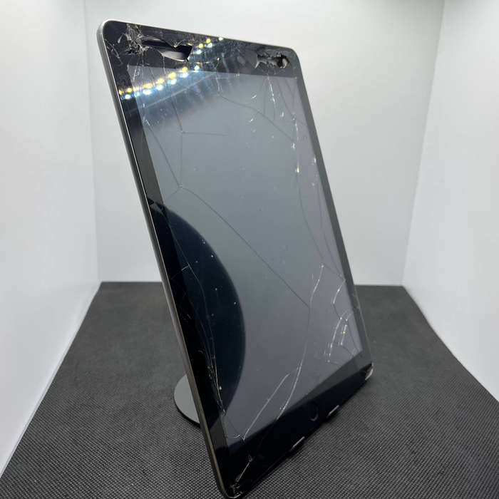 Apple ipad 9.7" 6TH Gen