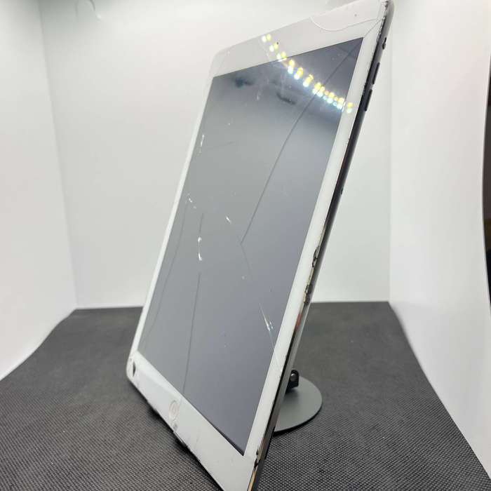Apple iPad Air 9.7" Wifi and Cell