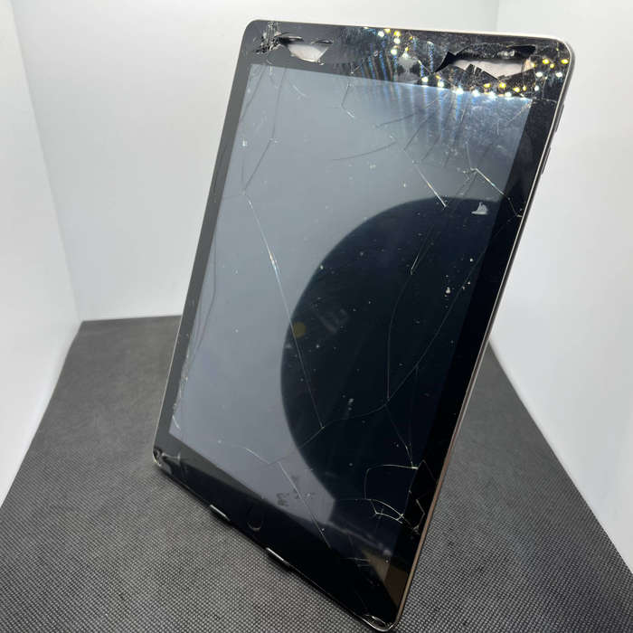 Apple ipad 9.7" 6TH Gen