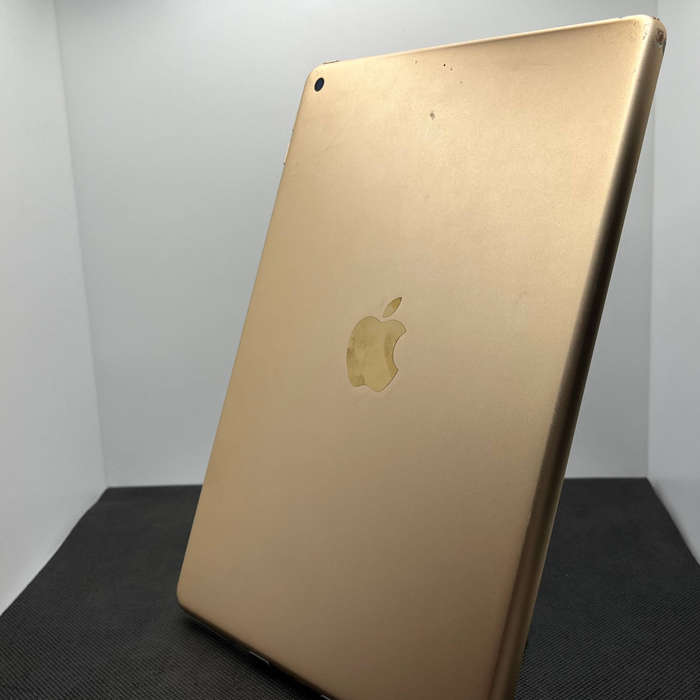 Apple iPad 9.7" 5th Gen