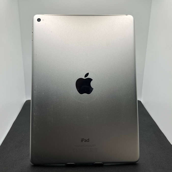 Apple iPad 9.7" 5th Gen Silver