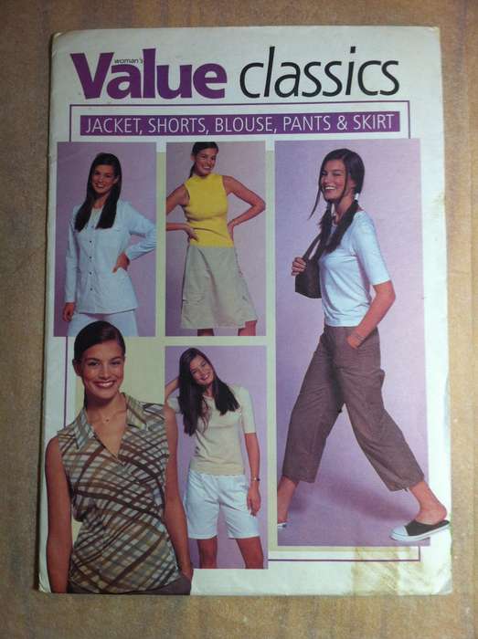 Value classics Jacket, Shorts, Blouse, Pants & Skirt  Size Bust 86 -100 cm / Hip 90 -100 cm Complete