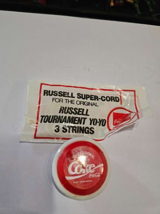 Vintage Coca Cola Professional Yo-Yo With Pack Of Strings