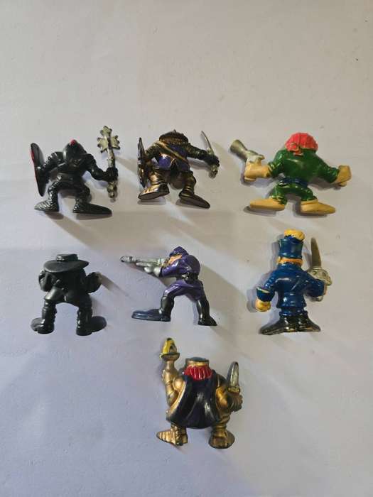 x7 Mini Figures