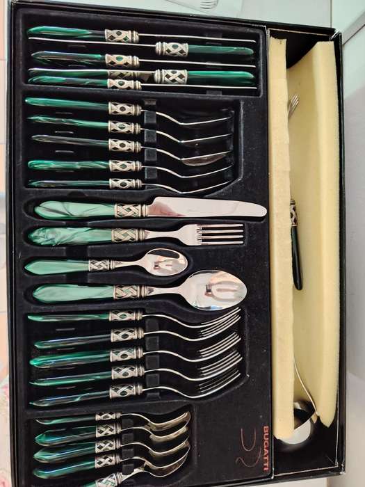 Stunning Bugatti Italian an cutlery dinner set