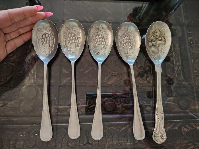 Beautiful antique soup / dessert spoons