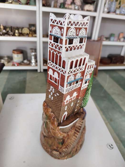 Rock House Iran Yemin Souvenir statue