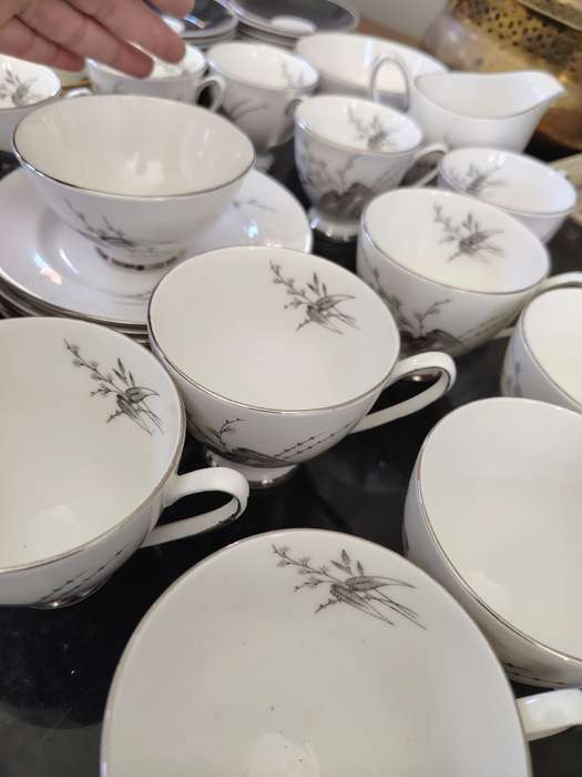 Royal standard crockery set. Pieces as per pics