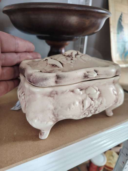 Beautiful ornate ceramic footed jewelry box