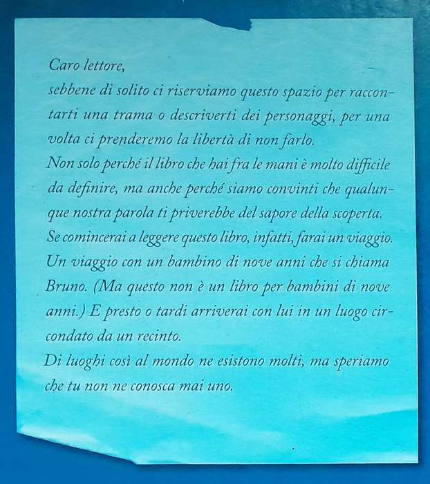 Il Bambino Con Il Pigiama A Righe