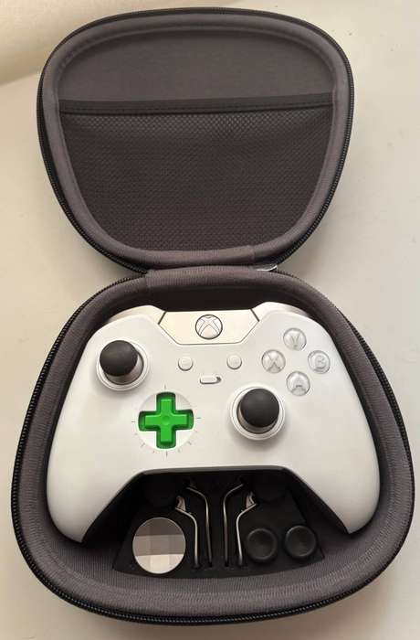 Xbox Series S 512GB Digital Video Game Console + Xbox Elite 1 Wireless Controller  White