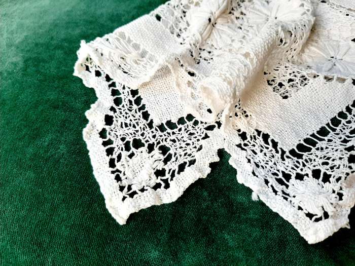 Small handknotted lace mat -white and grey - 37 x 25 cm