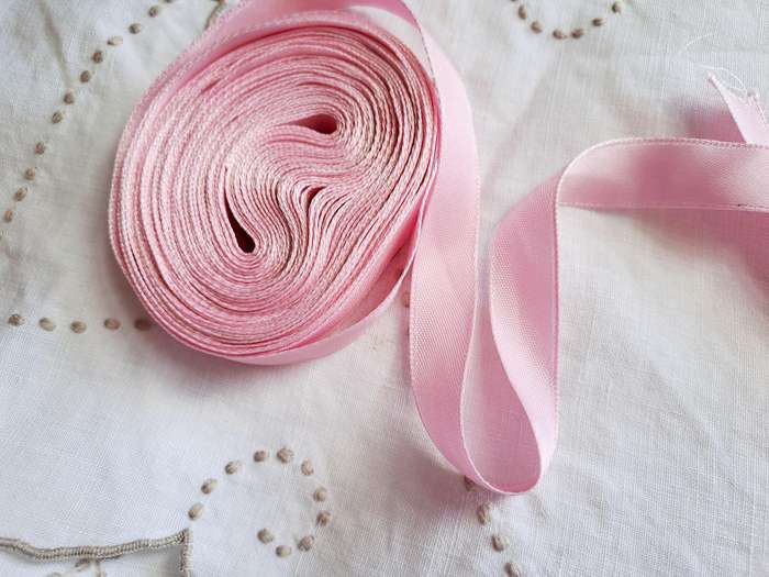Pale pink satin ribbon 1,5cm wide - 5m length