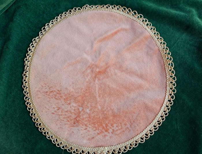 Pink velvet doily mat - 32cm