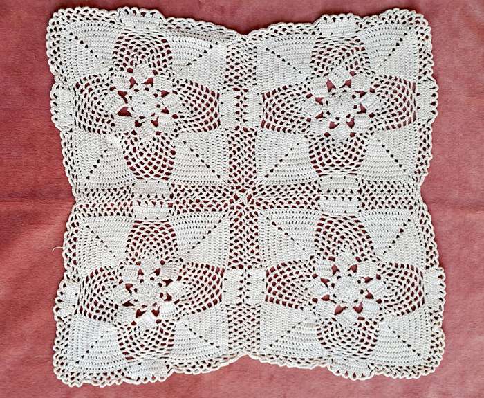 Beige crochet square - 30 x 30 cm