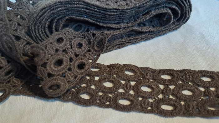 Vintage cotton braid - 3.5cm wide - price is per metre