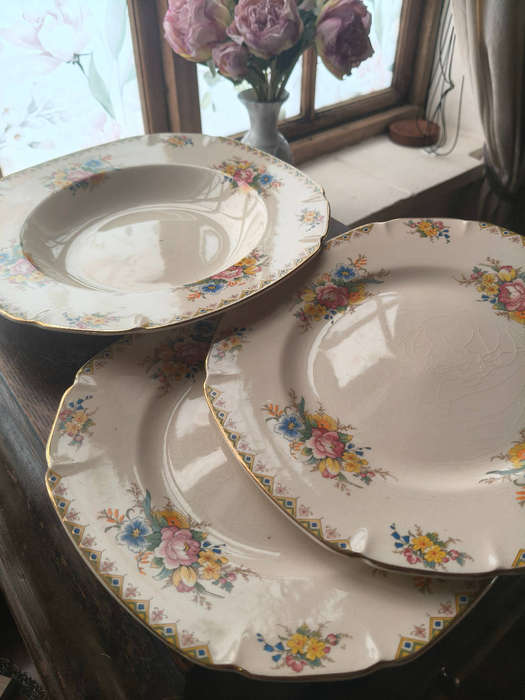 Vintage John Maddock & Sons Ivory Ware Floral Plates and Serving bowl  Made in England (Set of 3)