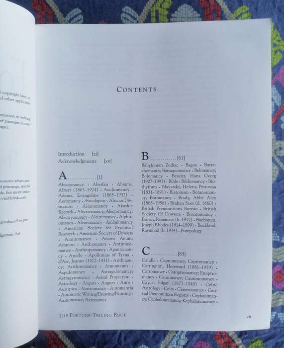 The Fortune-telling Book i- The Encyclopaedia of Divination and Soothsaying by Raymond Buckland