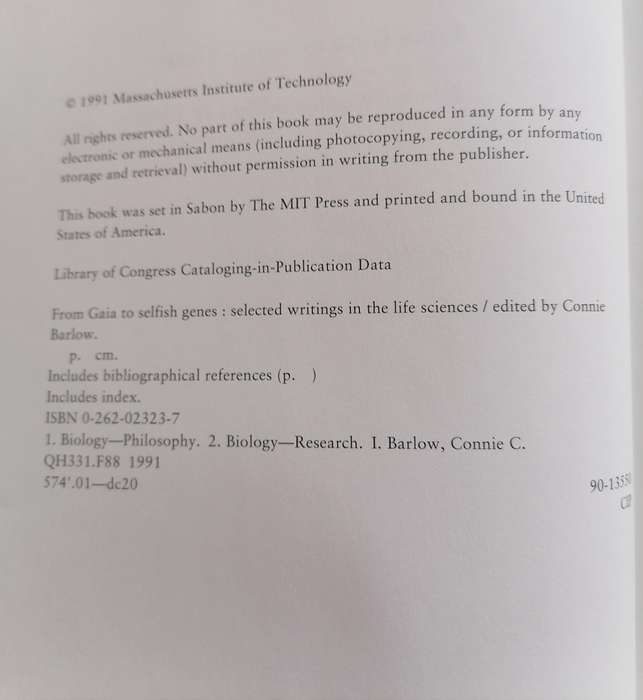 From Gaia to Selfish Genes - Selected Writings in the Life Sciences edited by Connie Barlow