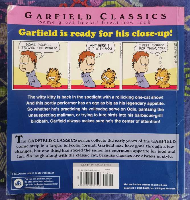 Garfield Hogs the Spotlight by Jim Davis (His 36th Book)