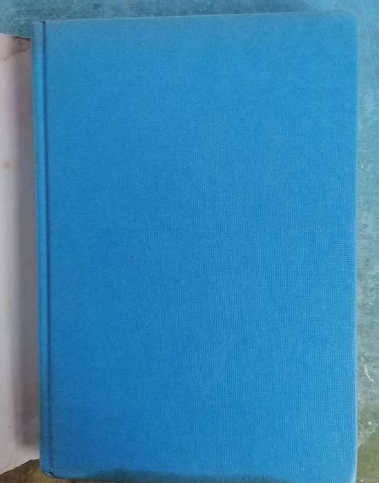The Cat: A Complete Authoritative Compendium of Information About Domestic Cats by Muriel Beadle