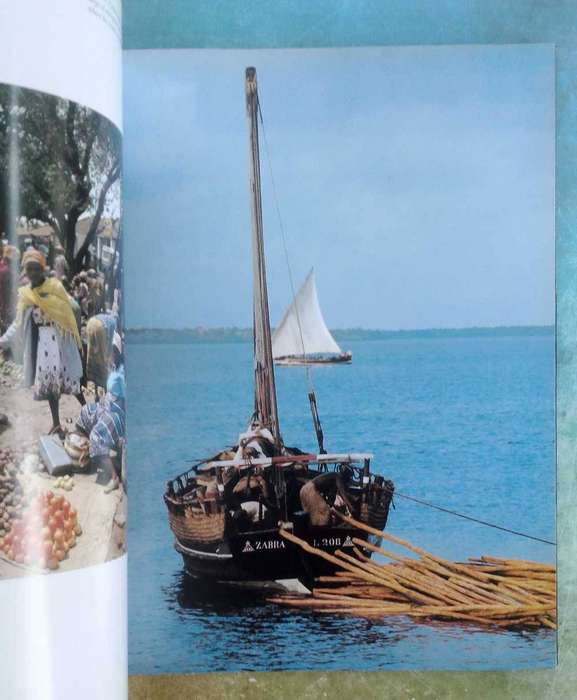 Journey through Kenya by Mohamed Amin, Duncan Willetts and Brian Tetley