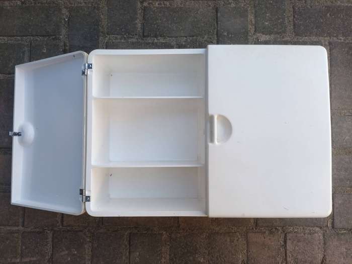 Mid Century SPLUGA White Italian Bathroom Cabinet by Prodotti CM Torino, 1960s
