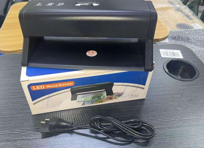 LED Light Practical Counterfeit Money Detector
