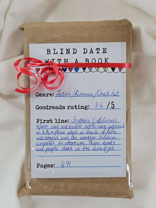 BLIND DATE WITH A BOOK - Fiction/Romance/Chick Lit