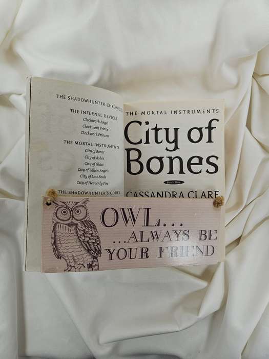 City of Bones - Shadowhunters (Book 1) by Cassandra Clare - Paperback