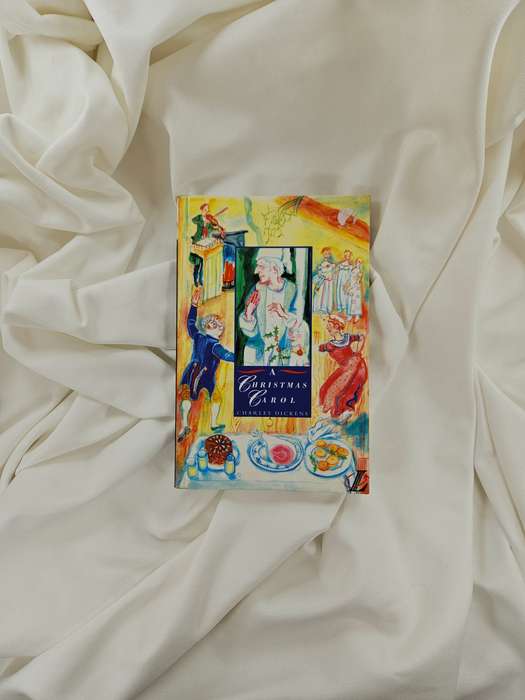 A Christmas Carol by Charles Dickens - Paperback