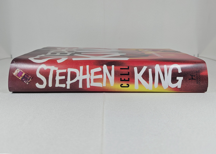 Cell by Stephen King - Hardback (with REPLICA dust jacket)