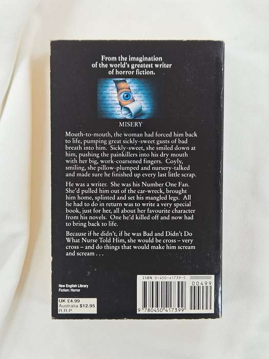 Misery by Stephen King - Paperback