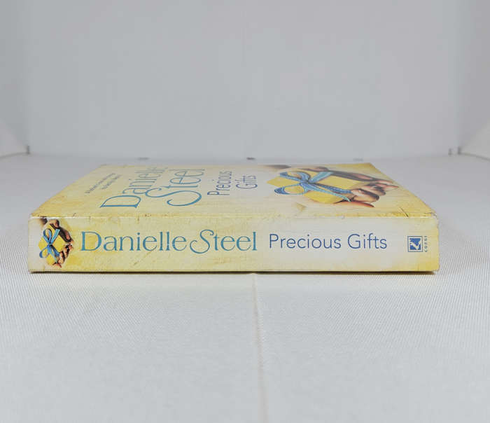Precious Gifts by Danielle Steel - Paperback