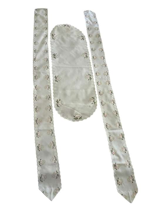 Table runner set
