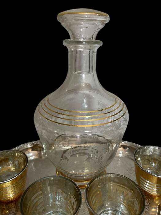Decanter glasses tray