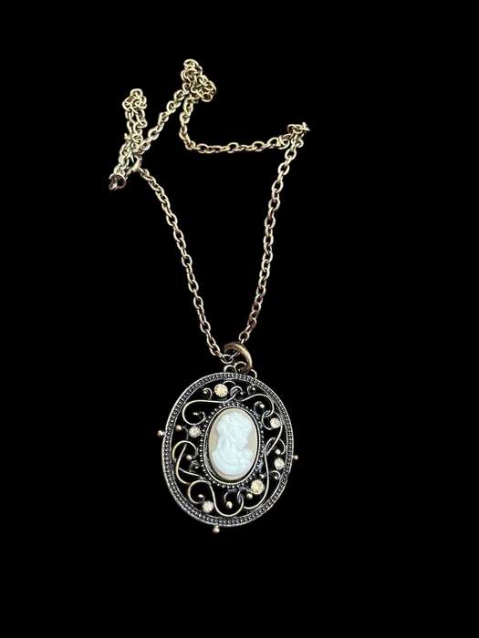 Necklace cameo costume jewellery