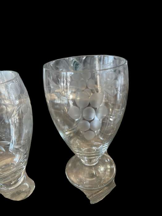 Jug glasses grape etched