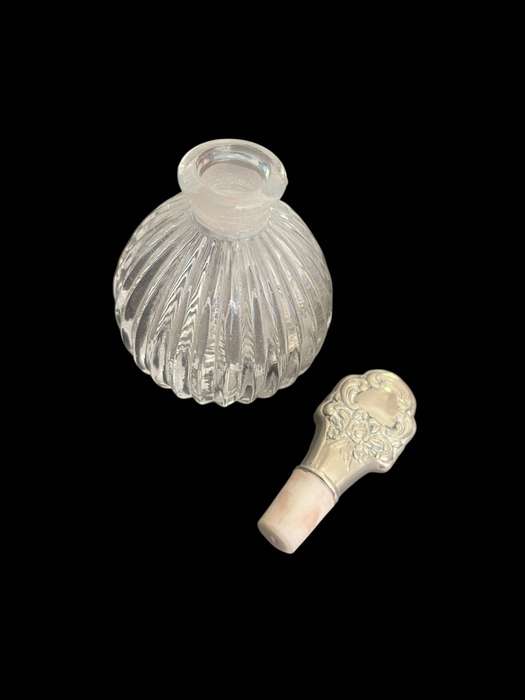 Perfume bottle(C)