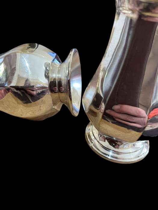 Sugar shakers each