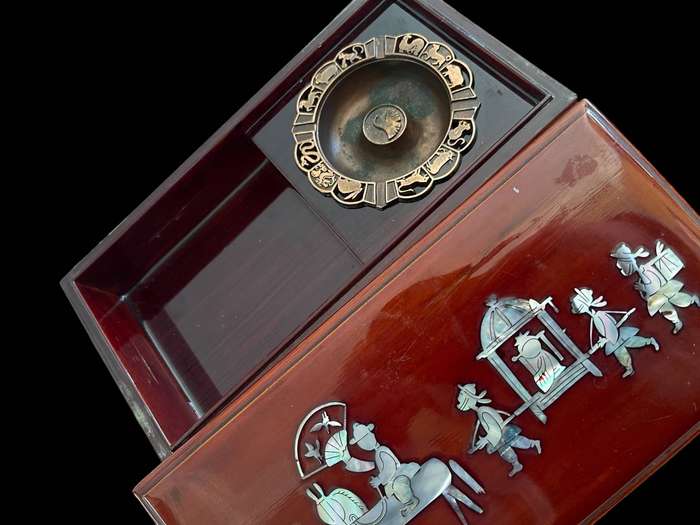 Cigar box Oriental